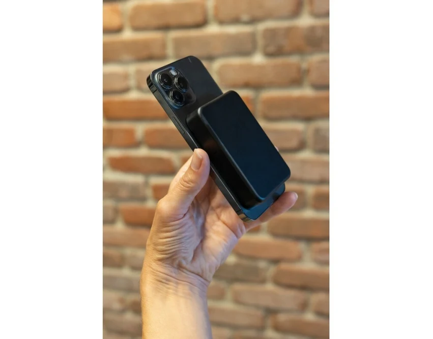 Czarny power bank 10000 mAh RABS z logo – Amporia