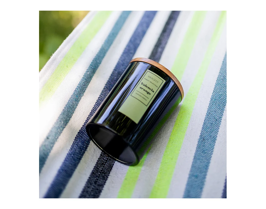 Świeca zapachowa Imola czarna z logo w szkle i drewnie