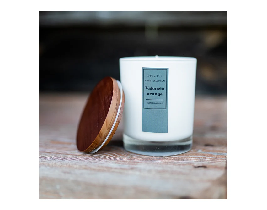 Biała świeca zapachowa Imola z logo, drewno, Valencia Orange