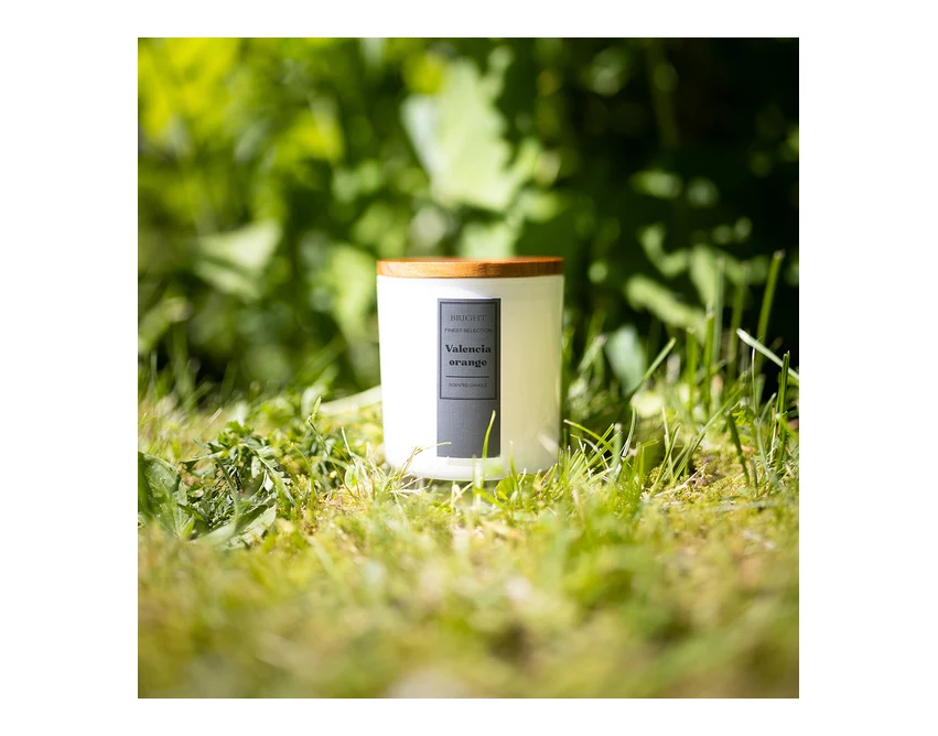 Biała świeca zapachowa Imola z logo, drewno, Valencia Orange