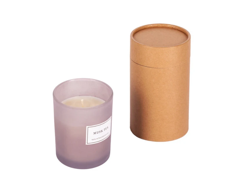 Szara świeca zapachowa Musk Tea z logo firmy w szkle