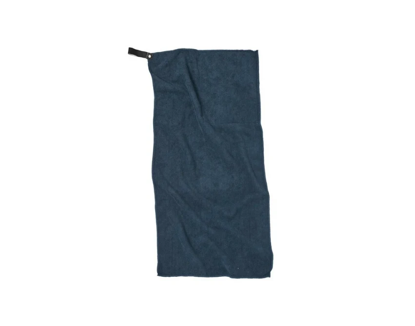 Niebieski ręcznik sportowy RPET z logo – szybkoschnący