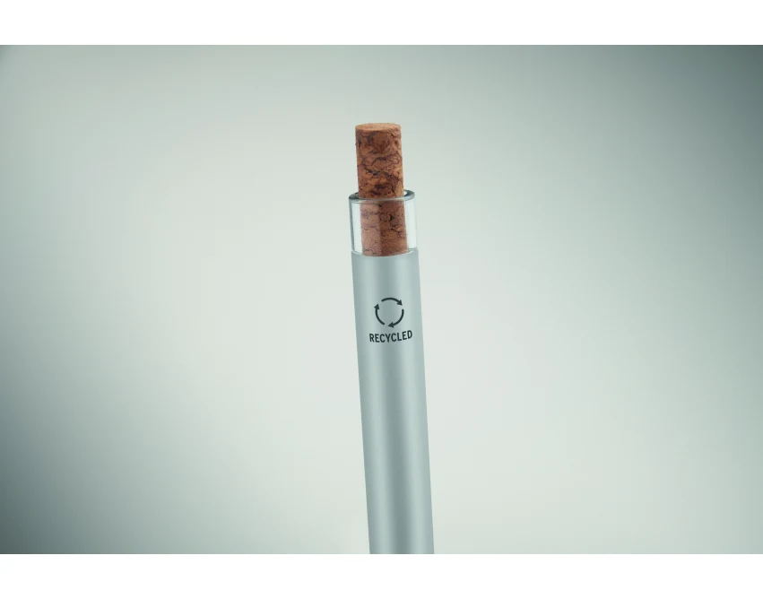 Srebrny matowy długopis z recyklingu z korkiem i grawerem