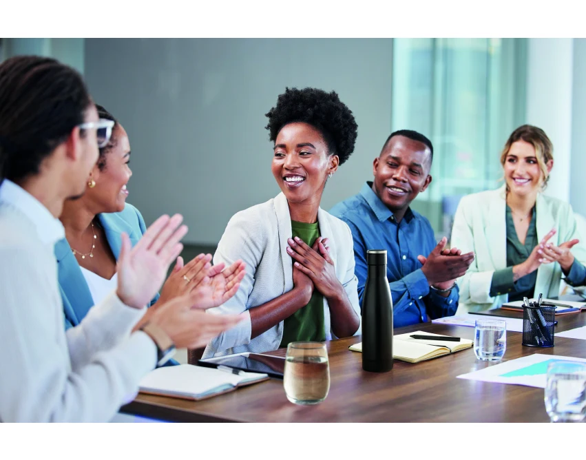 Luksusowy czarny zestaw prezentowy: notes, długopis, butelka