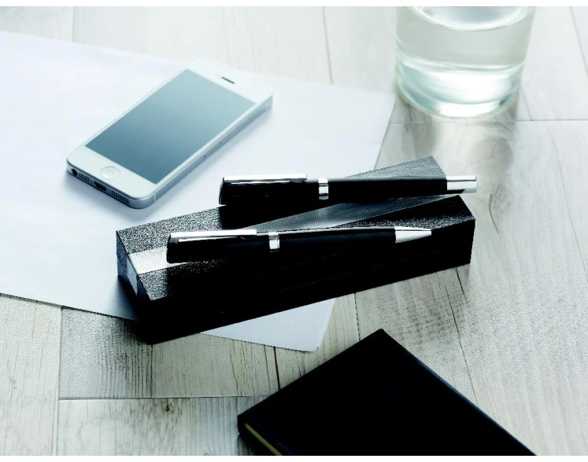 Czarny zestaw Cecil: pióro kulkowe i długopis z logo