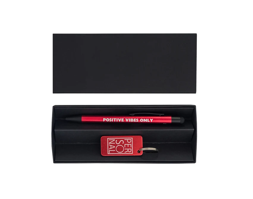 Czerwony zestaw piśmienniczy z grawerem – długopis i brelok