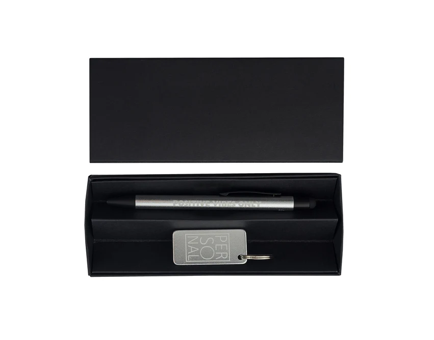 Srebrny zestaw: długopis i brelok z logo w eco boxie