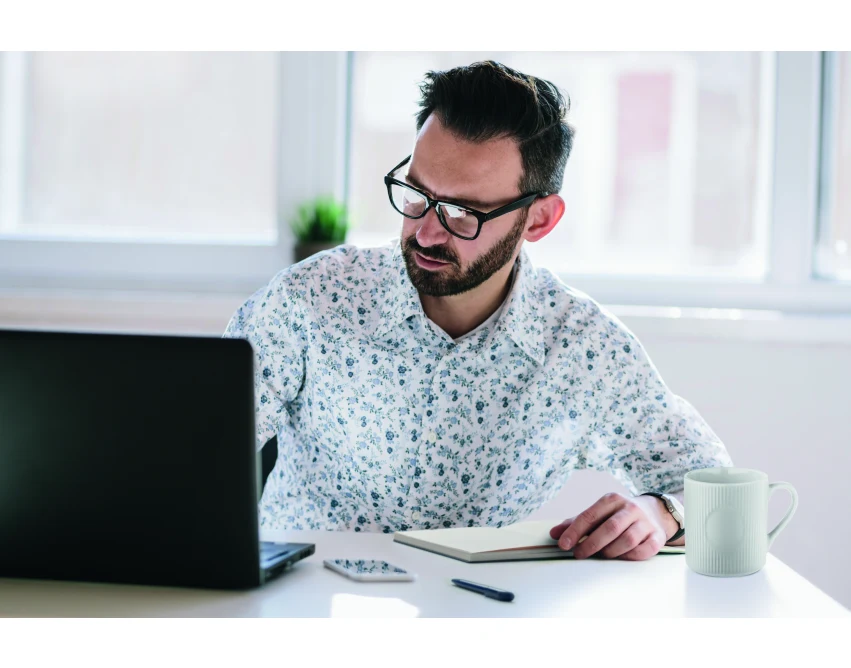 Granatowy notatnik A5 PU z długopisem i logo firmowe