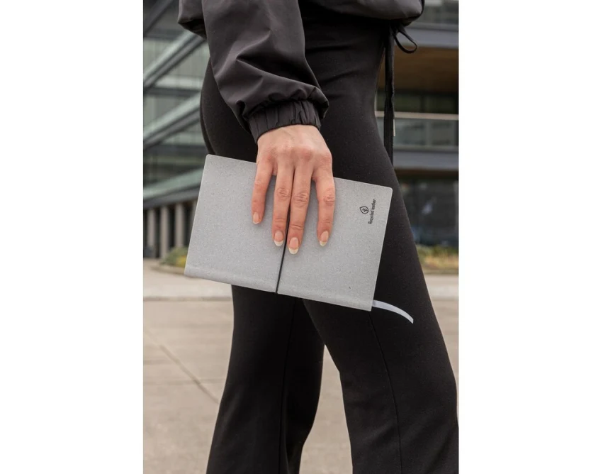 Szary notatnik A5 ze skóry z recyklingu z grawerem