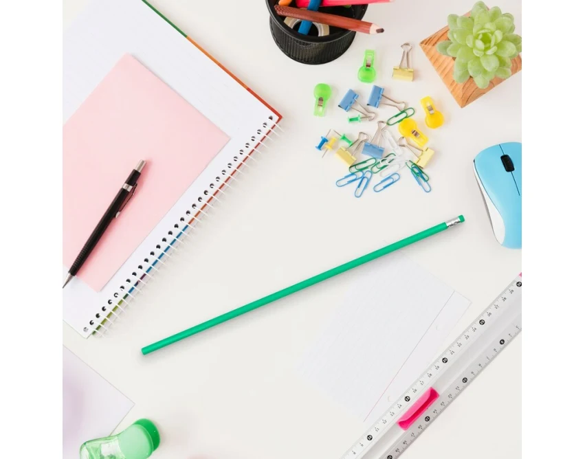 Zielony elastyczny ołówek PVC z nadrukiem logo firmy