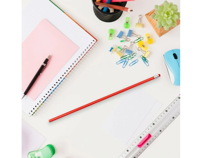 Czerwony giętki ołówek reklamowy Like PVC z gumką