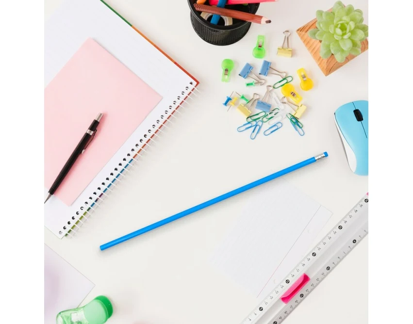 Granatowy elastyczny ołówek PVC z logo firmowym