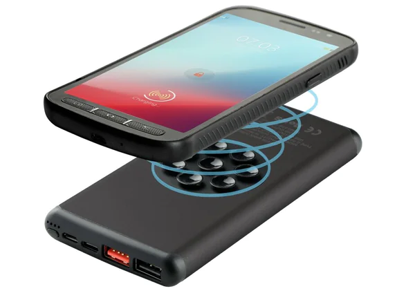 powerbank z przyssawkami oraz ładowaniem indukcyjnym