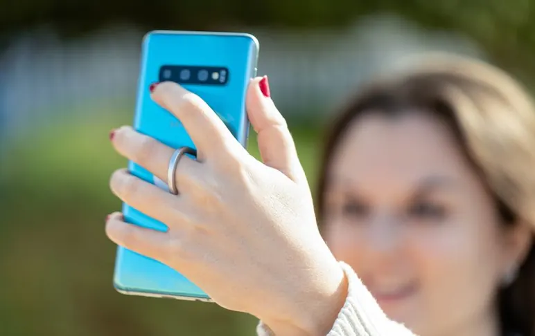 Uchwyty do telefonów z nadrukiem logo firmy