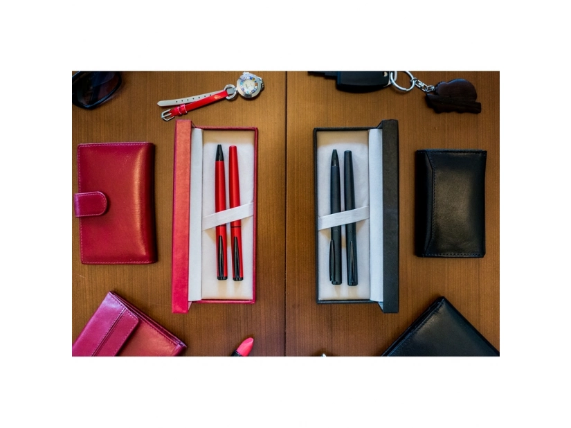 Czerwony zestaw piśmienny Mauro Conti z grawerem logo