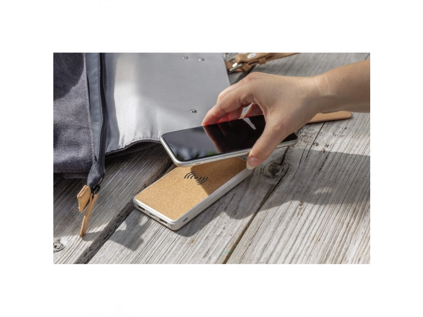 Bezprzewodowy power bank 8000 mAh z górą z naturalnego korka