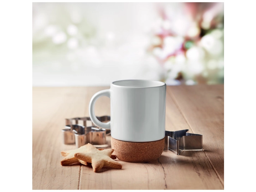 Kubek z korkowym spodem i zdjęciem Subcork