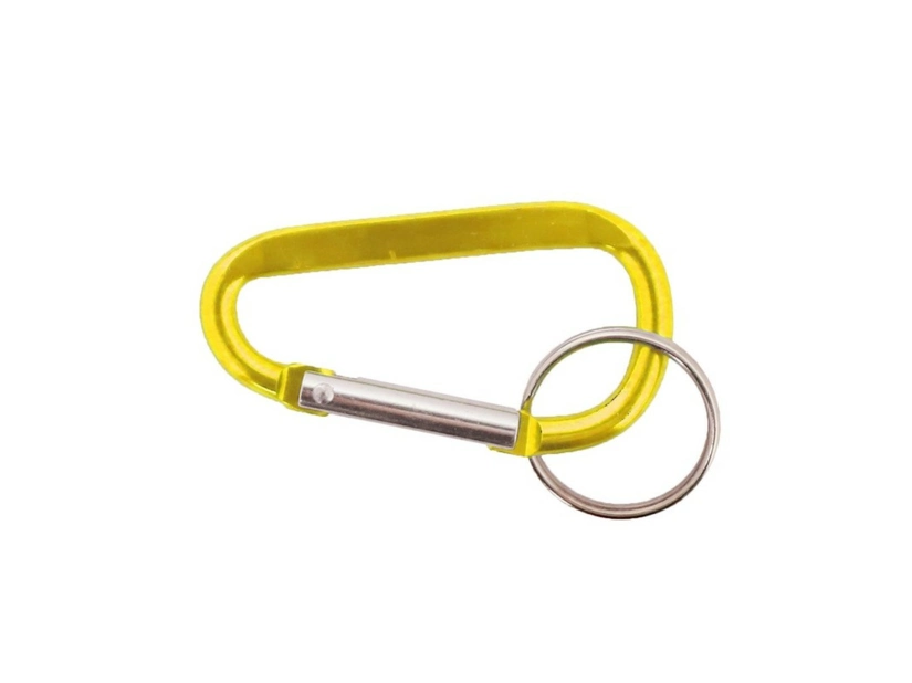Żółty brelok aluminiowy z karabińczykiem i grawerem logo