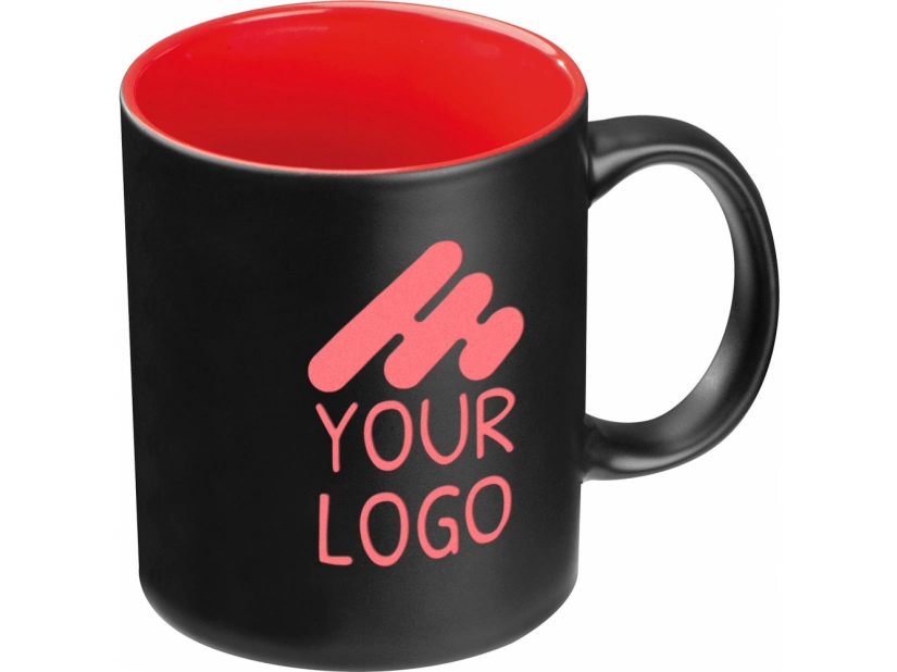 Czarny reklamowy kubek ceramiczny do graweru logo, 300 ml - czerwone wnętrze