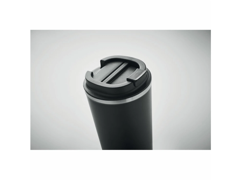 Czarny kubek metalowy 510 ml z logo – stal z recyklingu