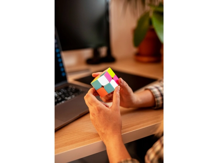 Gra zręcznościowa, kostka | Karen