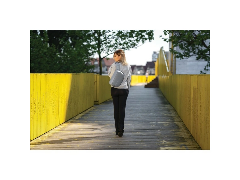 Bobby Sling, plecak chroniący przed kieszonkowcami, szary