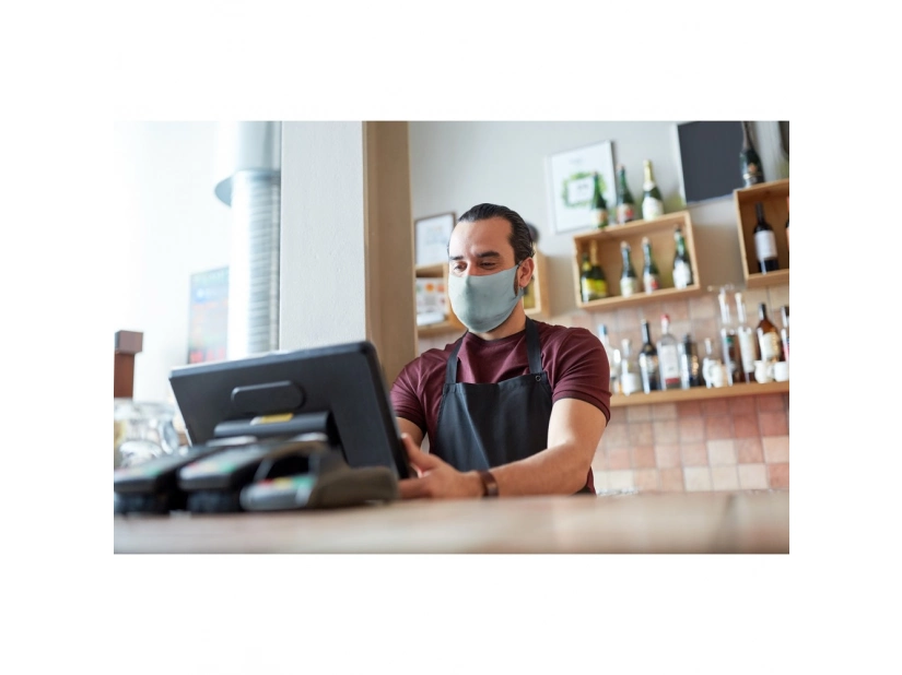 Maseczka ochronna wielorazowa z miejscem na filtr i jonami srebra