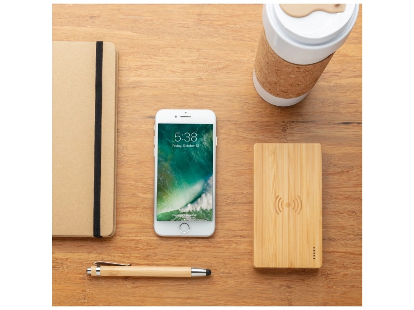 Bezprzewodowy power bank 4000 mAh w obudowie z bambusa