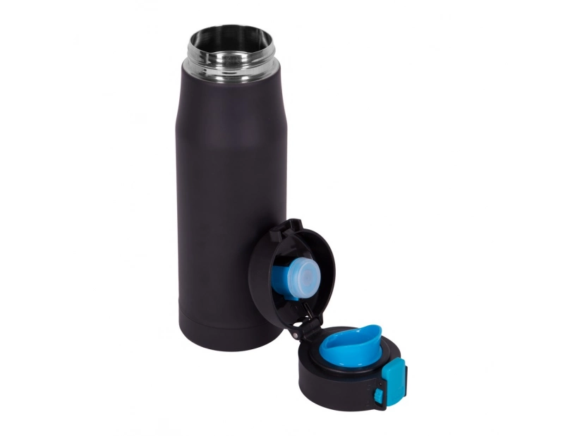 Czarny kubek termiczny Air Gifts z niebieskim przyciskiem 550 ml