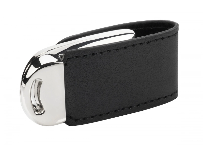 Czarny pendrive skórzany z metalem i klipsem na logo