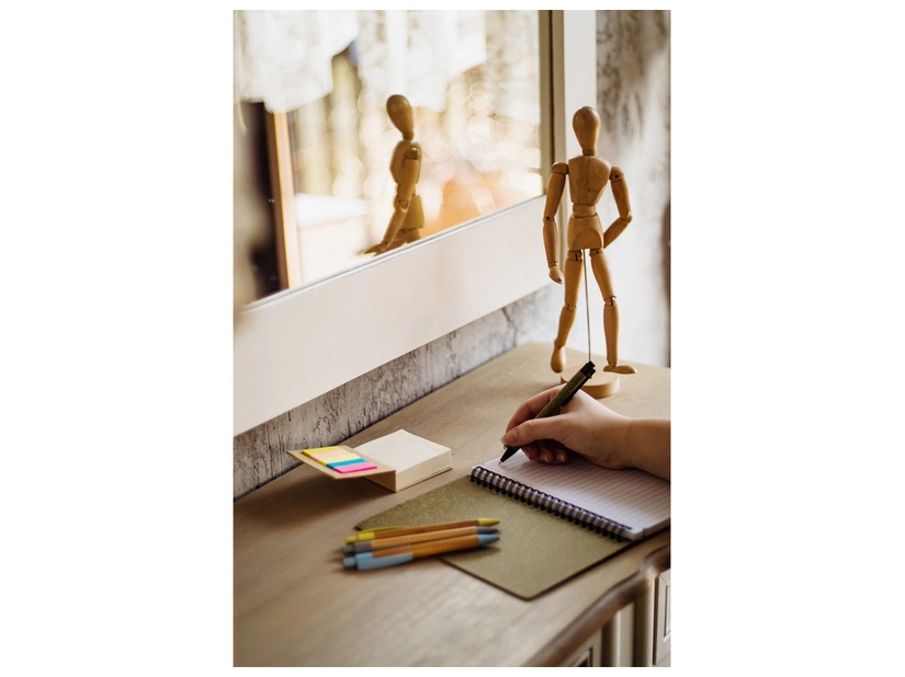 Bambusowy długopis ekologiczny z zielonym akcentem i logo