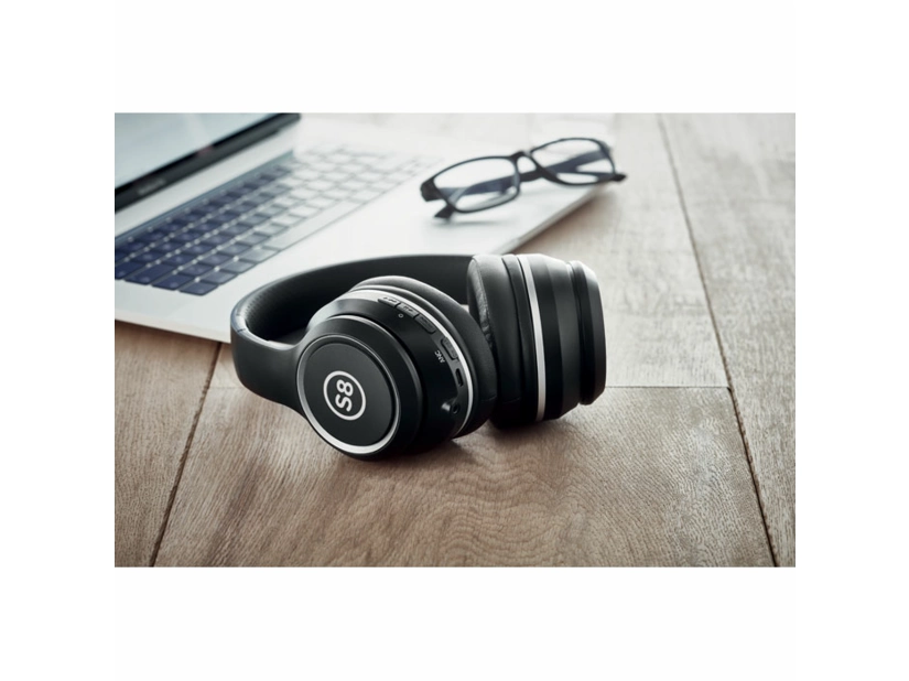 Słuchawki ANC i etui Singapur