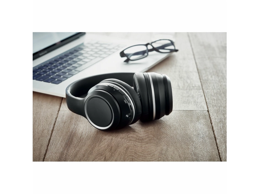 Słuchawki ANC i etui Singapur