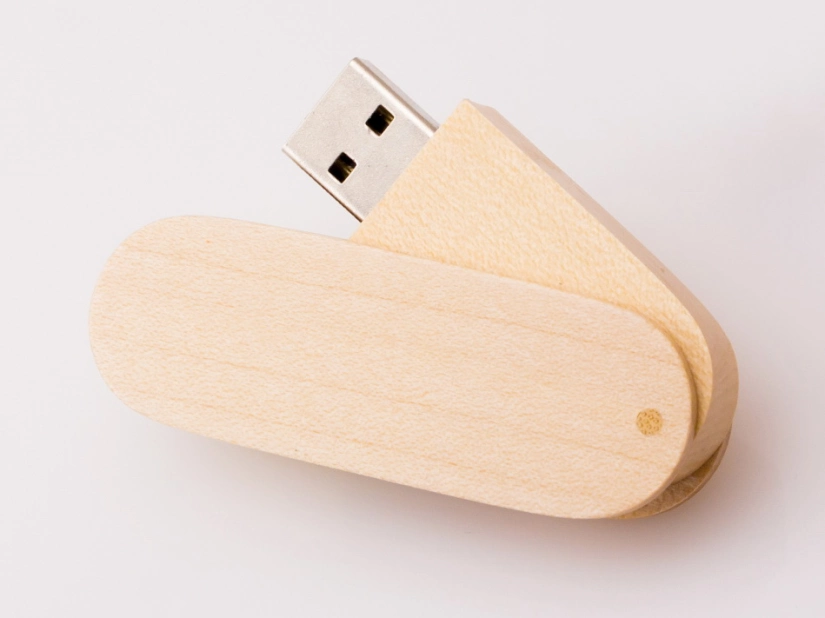 Pendrive drewniany jasny brąz 32GB z grawerem logo