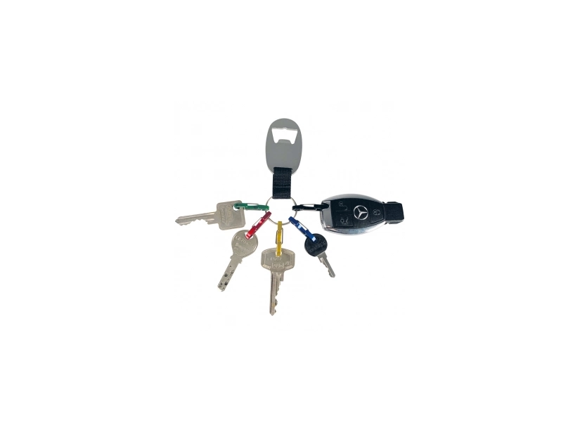 Brelok z 5 małymi karabińczykami i otwieraczem