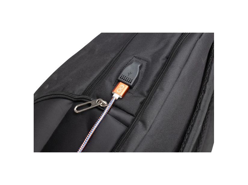 Plecak na laptop 15" z kablem USB, czarny